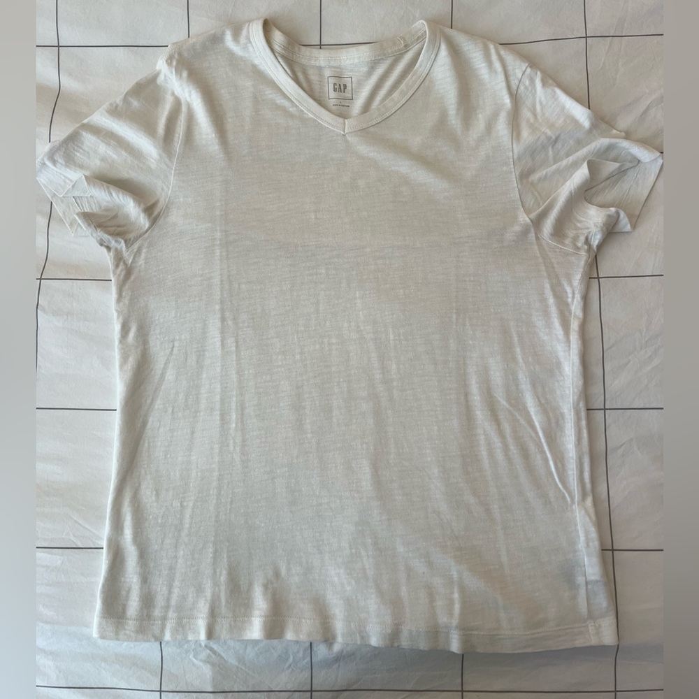 White L GAP V-Neck T-Shirt